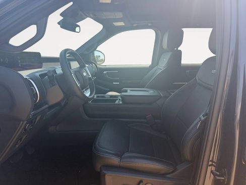 Used 2026 Ford Expedition Max Platinum w/ Stealth Performance Package AWD/4WD image 9