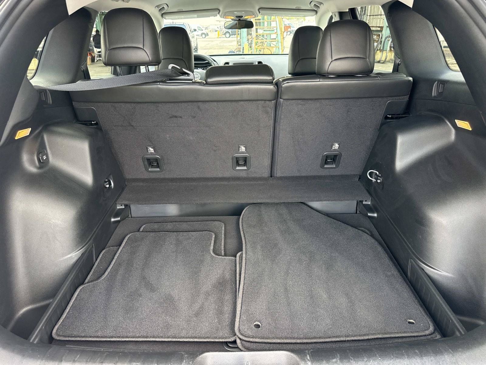 Used 2019 Jeep Cherokee Latitude Plus FWD image 9