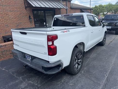 Used 2022 Chevrolet Silverado 1500 LT AWD/4WD image 4