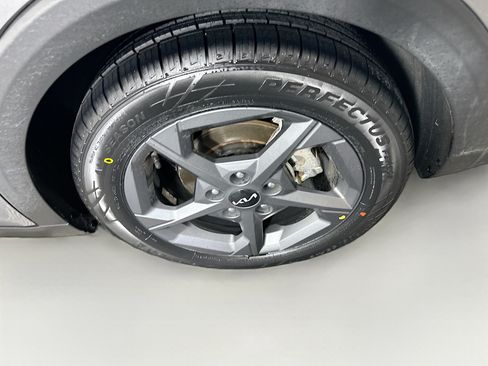 Used 2025 Kia K4 FWD image 11