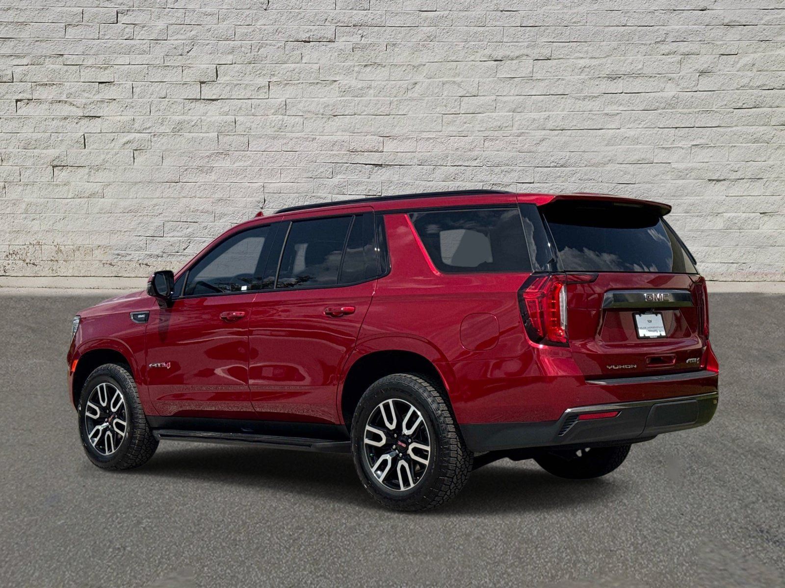 Used 2024 GMC Yukon AT4 w/ Technology Package AWD/4WD image 3
