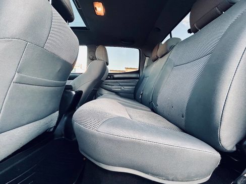 Used 2014 Toyota Tacoma 4x4 Double Cab w/ TRD Off-Road Package image 18