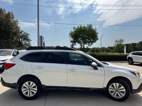 Used 2019 Subaru Outback 2.5i Premium AWD/4WD image 2