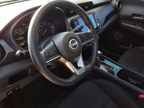 Used 2022 Nissan Kicks SV FWD image 16