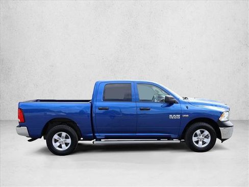 Used 2018 RAM 1500 ST w/ SXT Appearance Group AWD/4WD image 4
