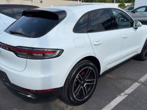 Used 2020 Porsche Macan AWD/4WD image 2