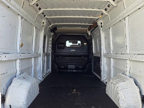 Used 2023 RAM ProMaster 2500 w/ Driver Convenience Group image 10