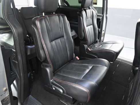 Used 2019 Dodge Grand Caravan GT image 17
