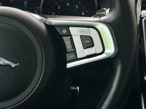 Used 2018 Jaguar XE Prestige RWD image 31