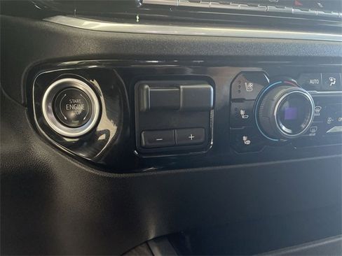 Certified 2025 Chevrolet Silverado 2500 LTZ w/ LTZ Premium Package image 31