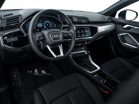 New 2025 Audi Q3 2.0T Premium image 8