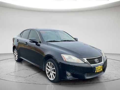 Used 2011 Lexus IS 250 AWD w/ Premium Pkg Value Edition image 2