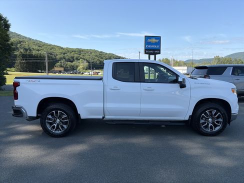 Used 2023 Chevrolet Silverado 1500 LT AWD/4WD image 6