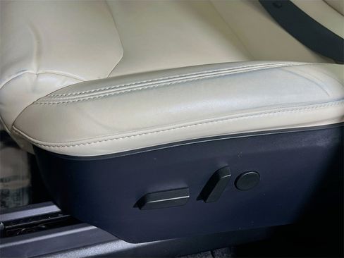 Used 2020 Tesla Model X Long Range image 19