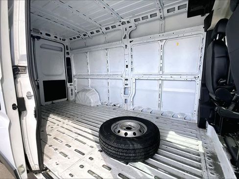 Used 2023 RAM ProMaster 2500 w/ Convenience Group image 20