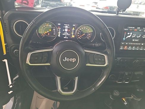 Used 2022 Jeep Gladiator Overland w/ Popular Equipment Package AWD/4WD image 12
