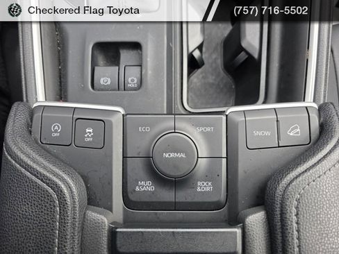 Used 2025 Toyota Grand Highlander AWD image 19