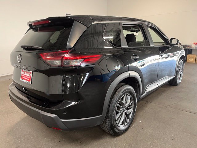 Used 2024 Nissan Rogue S FWD image 3