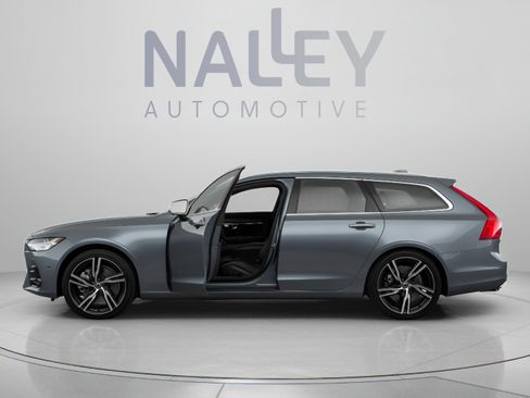 Used 2019 Volvo V90 T5 Inscription FWD image 2