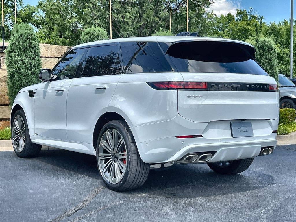 New 2026 Land Rover Range Rover Sport Dynamic SE AWD/4WD image 3