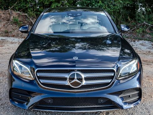 Used 2019 Mercedes-Benz E 300 4MATIC w/ Driver Assistance Package image 8