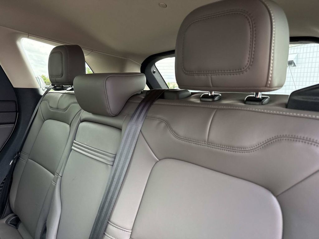 Used 2023 Lincoln Corsair FWD image 13