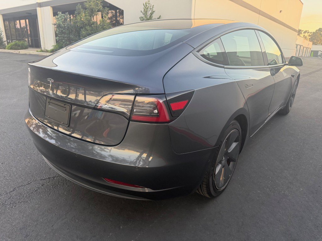 Used 2021 Tesla Model 3 Standard Range RWD image 3