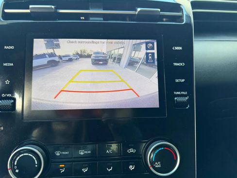 Used 2023 Hyundai Santa Cruz SE image 17