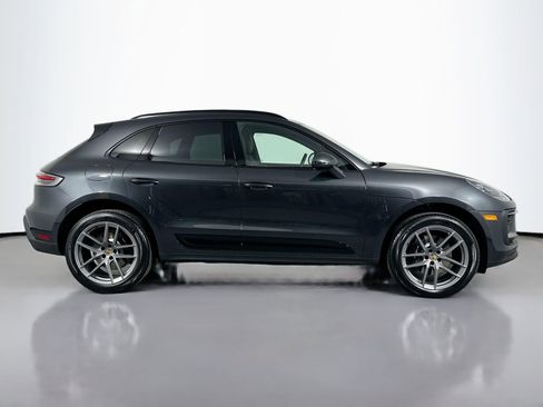 Certified 2025 Porsche Macan image 8