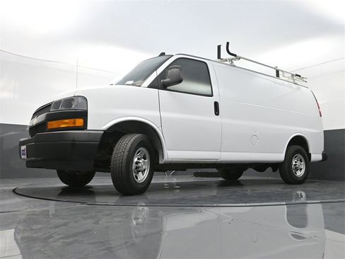 Used 2020 Chevrolet Express 2500 w/ Driver Convenience Package image 21