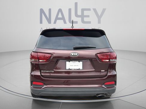 Used 2019 Kia Sorento FWD image 4
