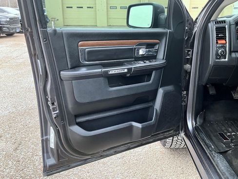 Used 2017 RAM 1500 Laramie w/ Convenience Group image 10