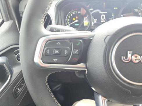 Used 2025 Jeep Wrangler Unlimited Sahara AWD/4WD image 15