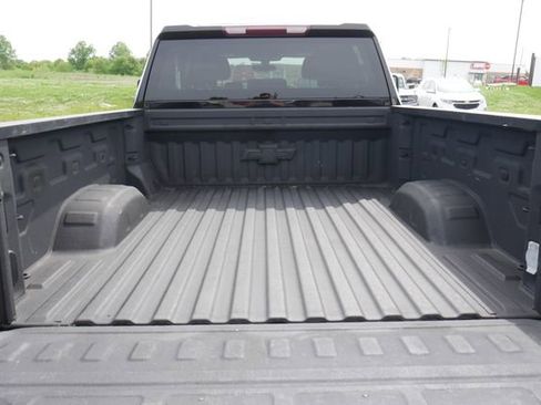 Used 2022 Chevrolet Silverado 2500 Custom w/ Custom Convenience Package AWD/4WD image 9