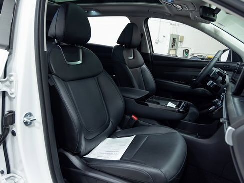 Used 2025 Hyundai Tucson Limited image 27