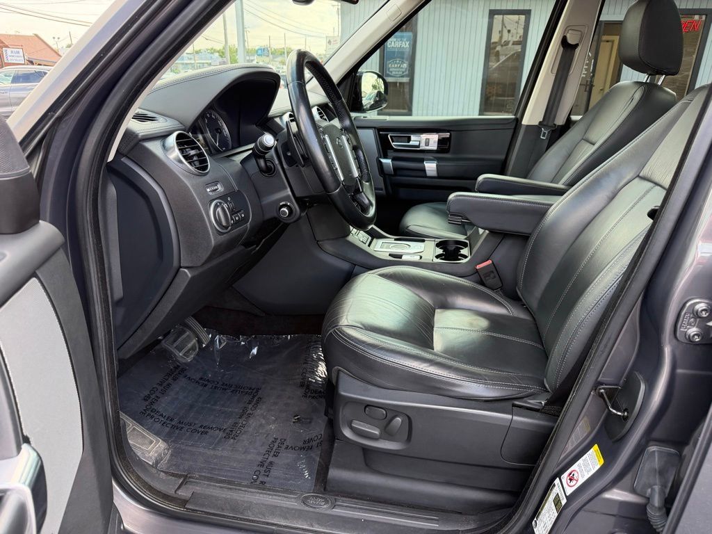 Used 2016 Land Rover LR4 HSE LUX AWD/4WD image 16