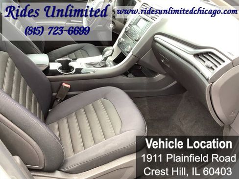 Used 2014 Ford Fusion SE FWD image 32