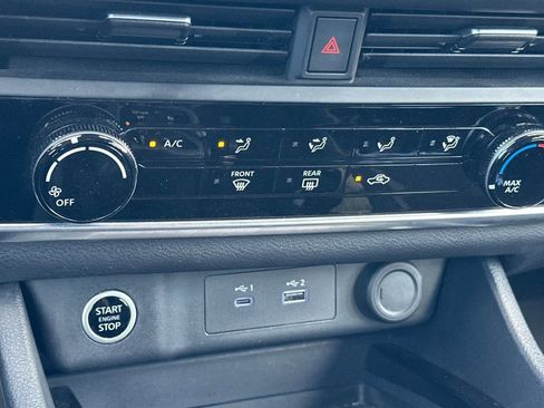 Used 2023 Nissan Rogue S image 23