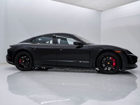 Certified 2023 Porsche Taycan GTS image 9