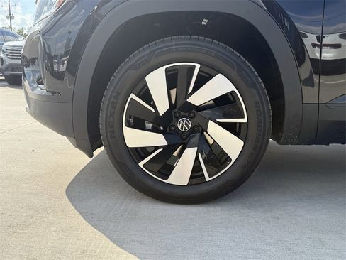 New 2026 Volkswagen Atlas Cross Sport SE image 9