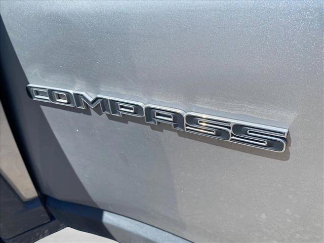 Used 2020 Jeep Compass Latitude AWD/4WD image 17
