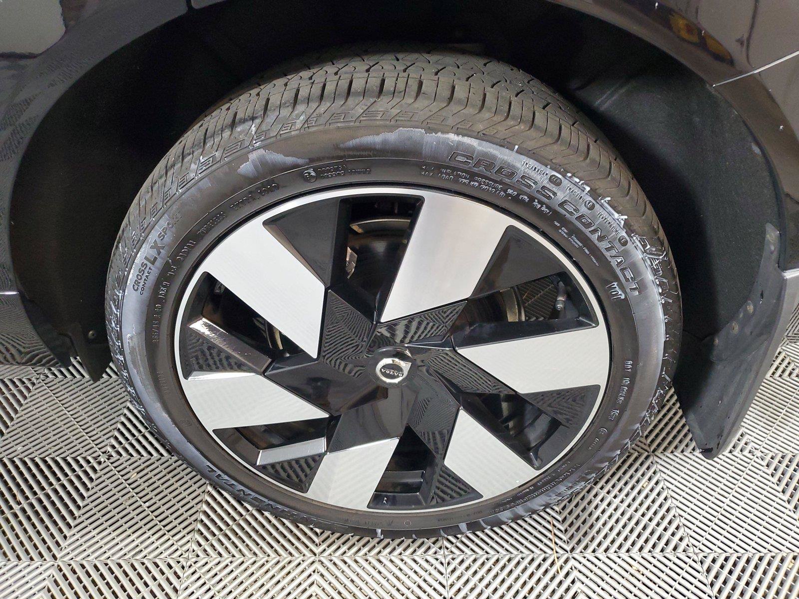 Used 2024 Volvo XC60 T8 Plus w/ Protection Package Premier AWD/4WD image 11