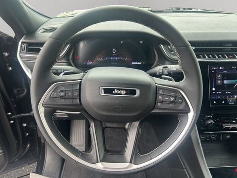 Used 2024 Jeep Grand Cherokee L Laredo AWD/4WD image 15