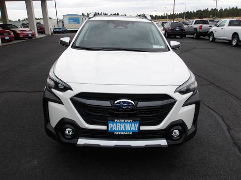 Used 2023 Subaru Outback Touring AWD/4WD image 8