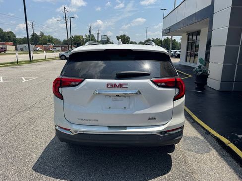 Certified 2021 GMC Terrain SLT w/ Infotainment Package II FWD image 12