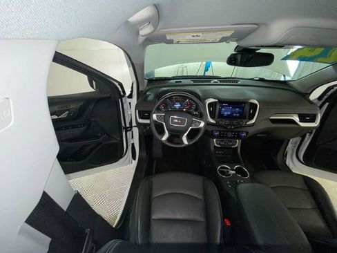 Used 2024 GMC Terrain SLT AWD/4WD image 34