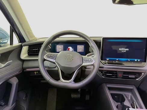 New 2026 Volkswagen Tiguan SE FWD image 23