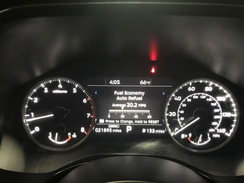 Used 2024 Mitsubishi Outlander SE image 19