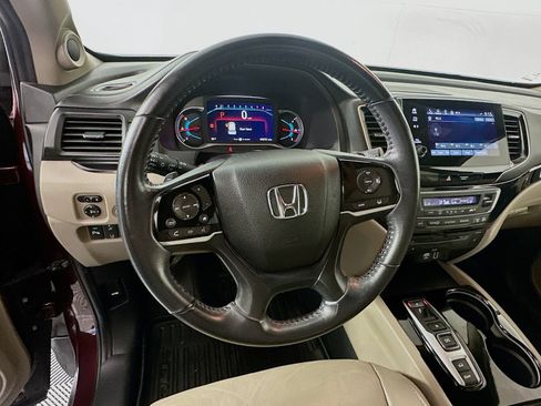 Used 2021 Honda Pilot Touring image 11