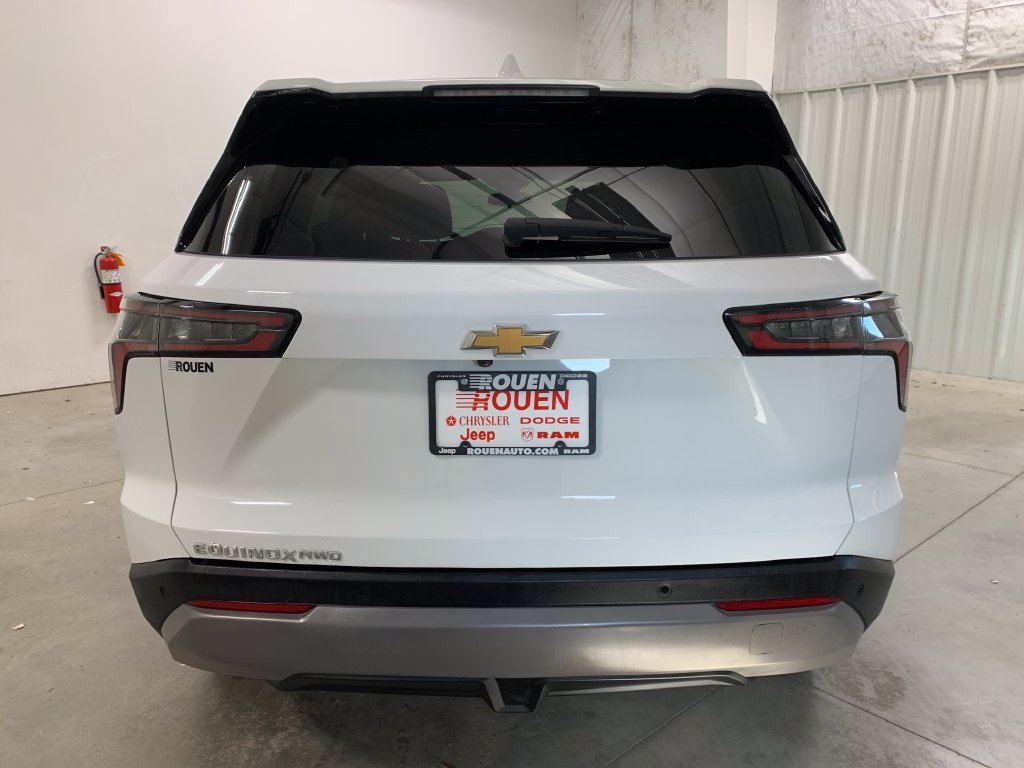 Used 2026 Chevrolet Equinox LT AWD/4WD image 24